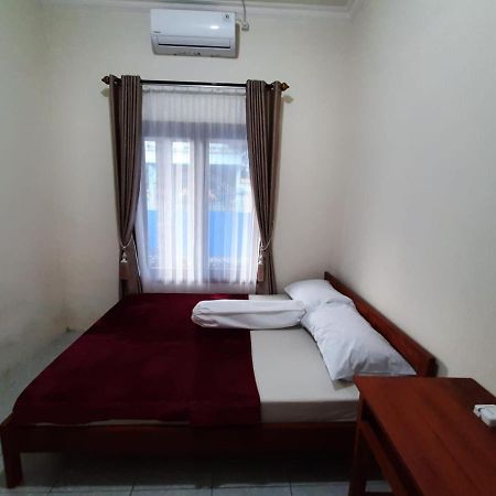999 Khs Homestay Гилиманук Екстериор снимка