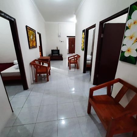 999 Khs Homestay Гилиманук Екстериор снимка