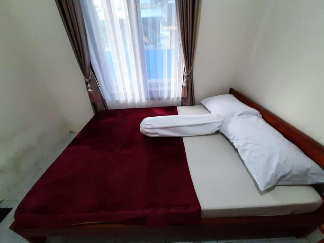 999 Khs Homestay Гилиманук Екстериор снимка
