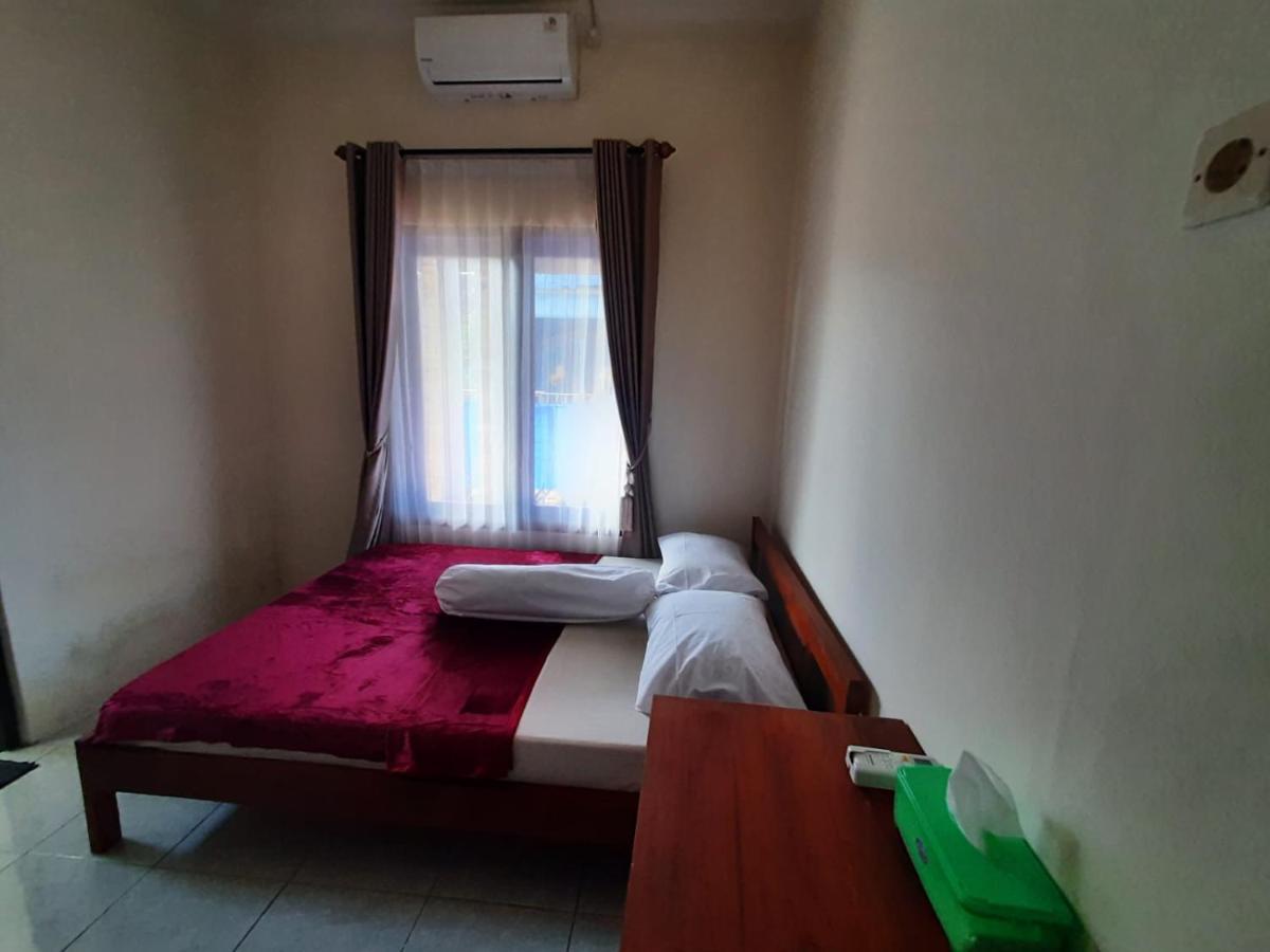 999 Khs Homestay Гилиманук Екстериор снимка