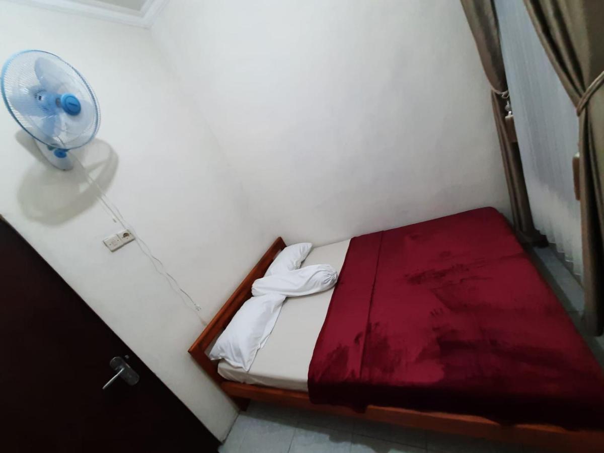 999 Khs Homestay Гилиманук Екстериор снимка